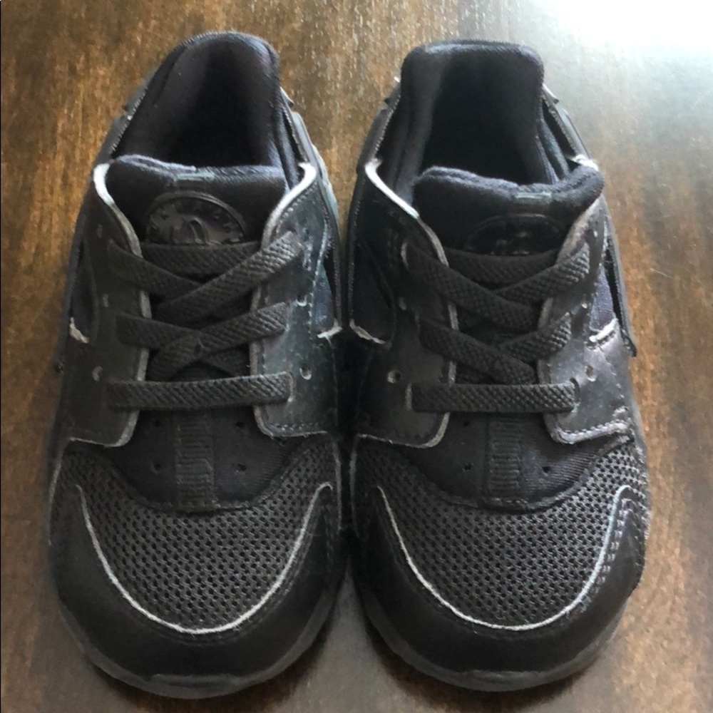 Toddler Black Nike Huaraches